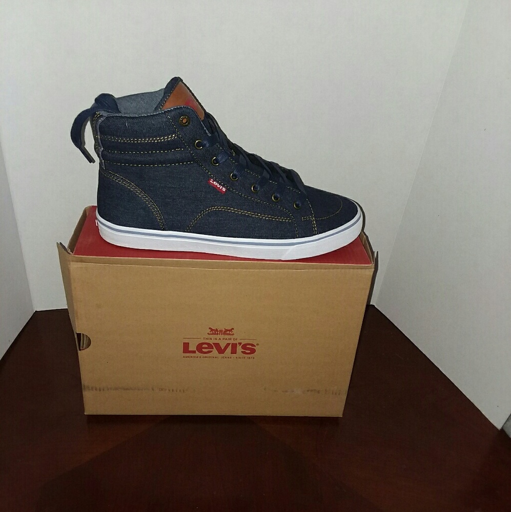WOMEN'S LEVI'S SNEAKERS